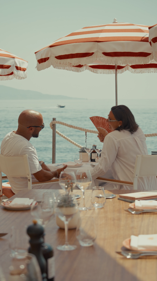 La Môme Riviera - déjeuner en bord de mer filmé par MiraMira Production